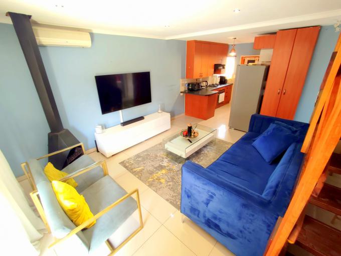 3 Bedroom Duplex for Sale For Sale in Heuwelsig Estate - MR611530