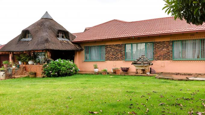 4 Bedroom House for Sale For Sale in Brakpan - MR611556