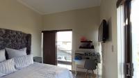 Bed Room 1 - 12 square meters of property in Maroeladal