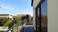 Balcony - 18 square meters of property in Maroeladal