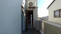 Balcony - 18 square meters of property in Maroeladal