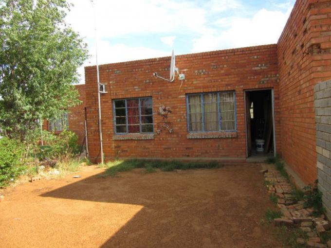 2 Bedroom House for Sale For Sale in Vryburg - MR612007