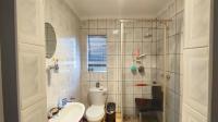 Main Bathroom - 4 square meters of property in Verwoerdpark