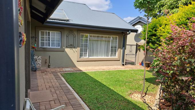3 Bedroom Sectional Title for Sale For Sale in Mookgopong (Naboomspruit) - Private Sale - MR612692