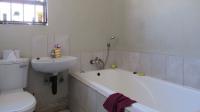 Bathroom 1 - 4 square meters of property in Dawn Park