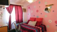 Bed Room 1 - 11 square meters of property in Austerville