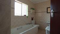 Bathroom 1 - 6 square meters of property in Illiondale