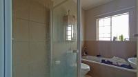 Bathroom 1 - 6 square meters of property in Monavoni