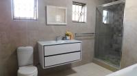 Bathroom 1 - 9 square meters of property in Yellowwood Park 