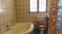 Bathroom 1 - 7 square meters of property in Port Edward