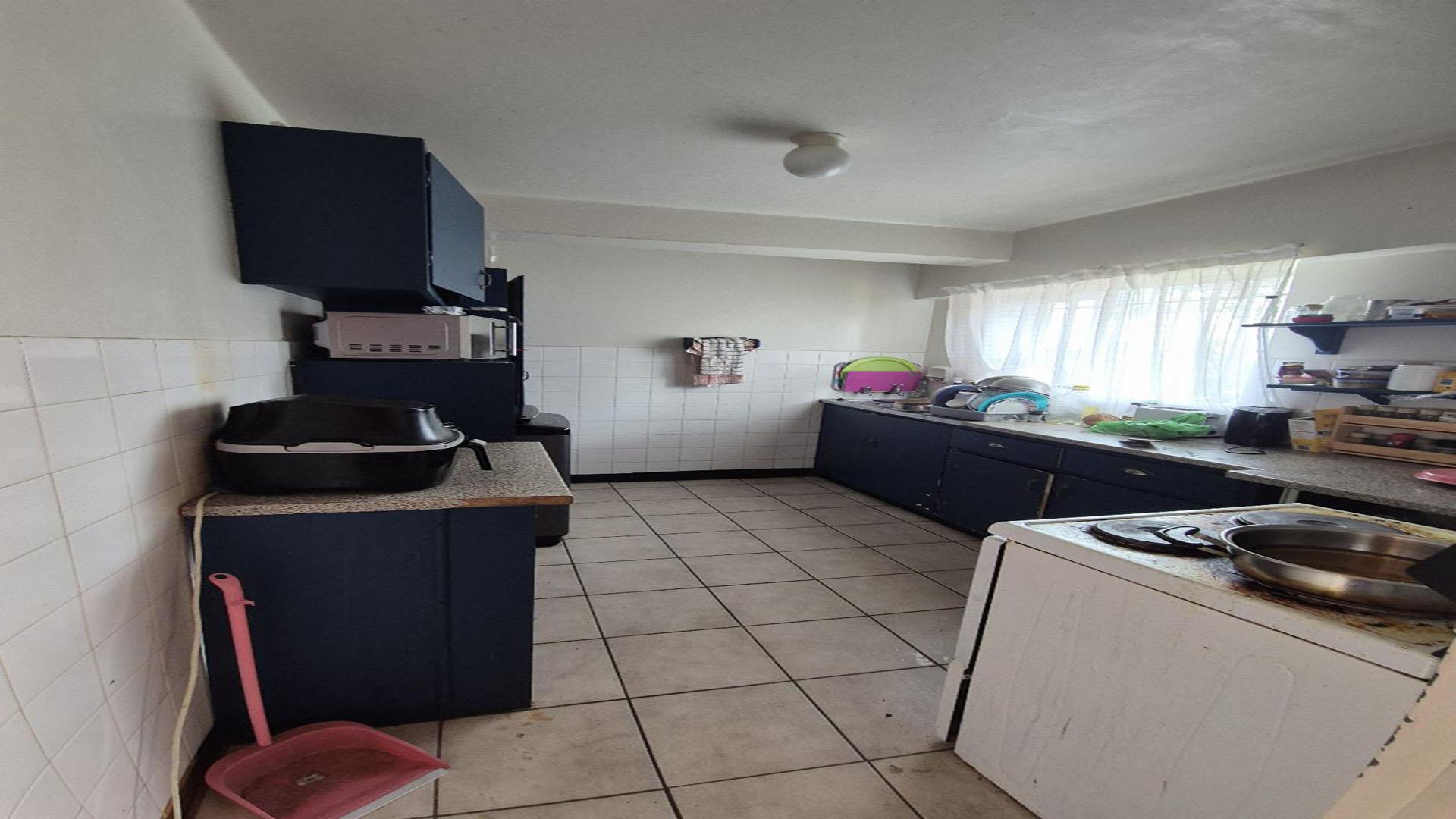 Kitchen of property in Port Elizabeth Central