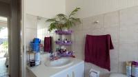 Bathroom 1 - 5 square meters of property in Bromhof