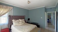 Main Bedroom - 18 square meters of property in Birchleigh North