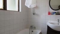 Bathroom 1 - 4 square meters of property in Observatory - JHB