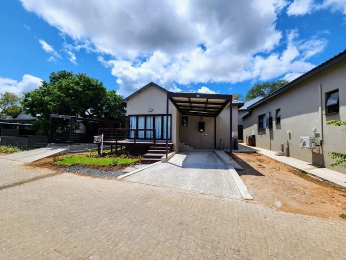 2 Bedroom Simplex to Rent in Hoedspruit - Property to rent - MR616319