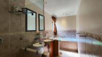 Main Bathroom - 6 square meters of property in Greenstone Hill