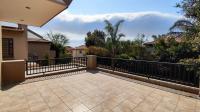 Balcony - 32 square meters of property in Greenstone Hill