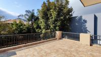 Balcony - 32 square meters of property in Greenstone Hill