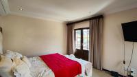 Main Bedroom - 27 square meters of property in Greenstone Hill