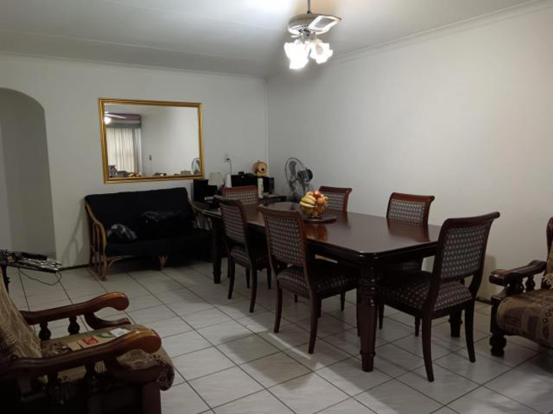 Dining Room of property in Summer Greens