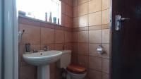 Bathroom 3+ - 6 square meters of property in Westdene (JHB)