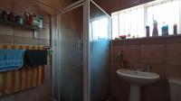 Bathroom 3+ - 6 square meters of property in Westdene (JHB)