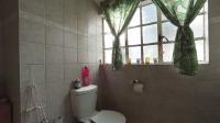 Bathroom 1 - 12 square meters of property in Bosmont