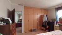 Bed Room 1 - 34 square meters of property in Bosmont