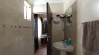 Bathroom 1 - 12 square meters of property in Bosmont