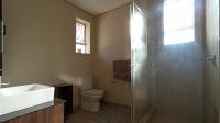 Bathroom 3+ - 6 square meters of property in Savoy Estate 