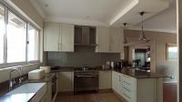 Kitchen - 29 square meters of property in Savoy Estate 