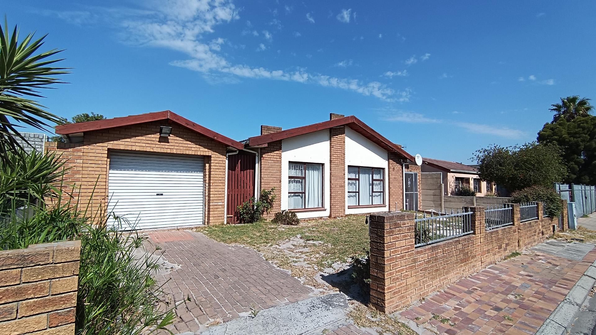 Front View of property in Highbury