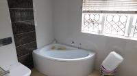 Bathroom 2 - 11 square meters of property in Umhlanga Rocks