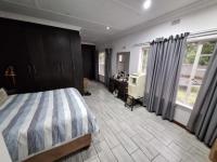 Main Bedroom of property in Dan Pienaar