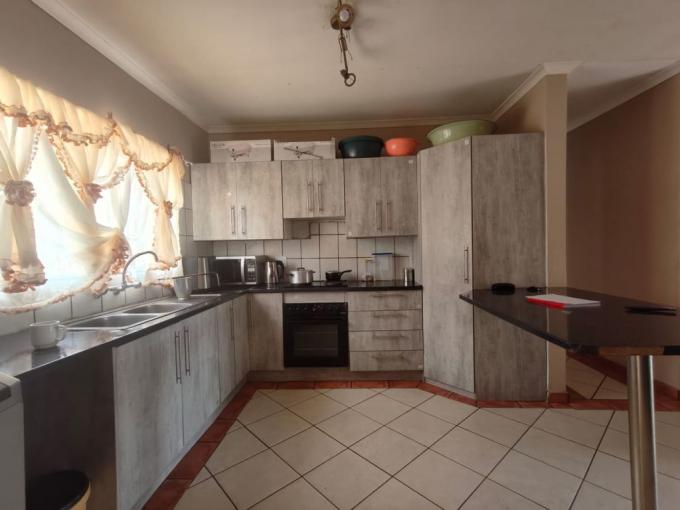 3 Bedroom Apartment for Sale For Sale in Rustenburg - MR617649