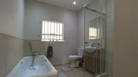 Bathroom 1 - 9 square meters of property in Doringkloof