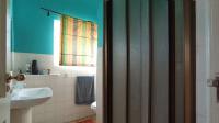 Bathroom 2 - 4 square meters of property in Lone Hill