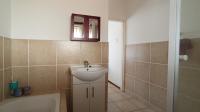 Main Bathroom - 7 square meters of property in Hesteapark