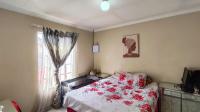 Main Bedroom - 13 square meters of property in Palm Ridge