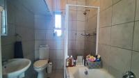 Bathroom 1 - 6 square meters of property in Burgundy Estate