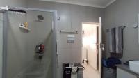 Main Bathroom - 7 square meters of property in Erand Gardens