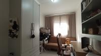 Bed Room 1 - 12 square meters of property in Erand Gardens