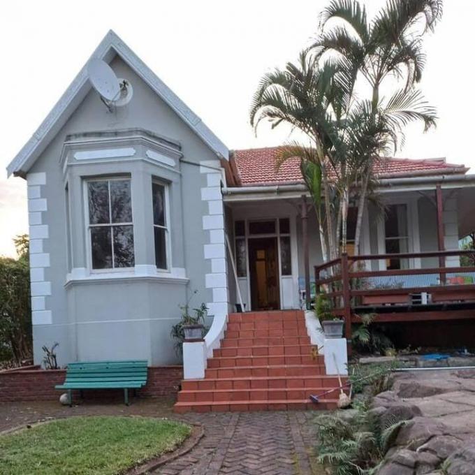 2 Bedroom Freehold Residence for Sale For Sale in Bulwer (Dbn) - MR618287