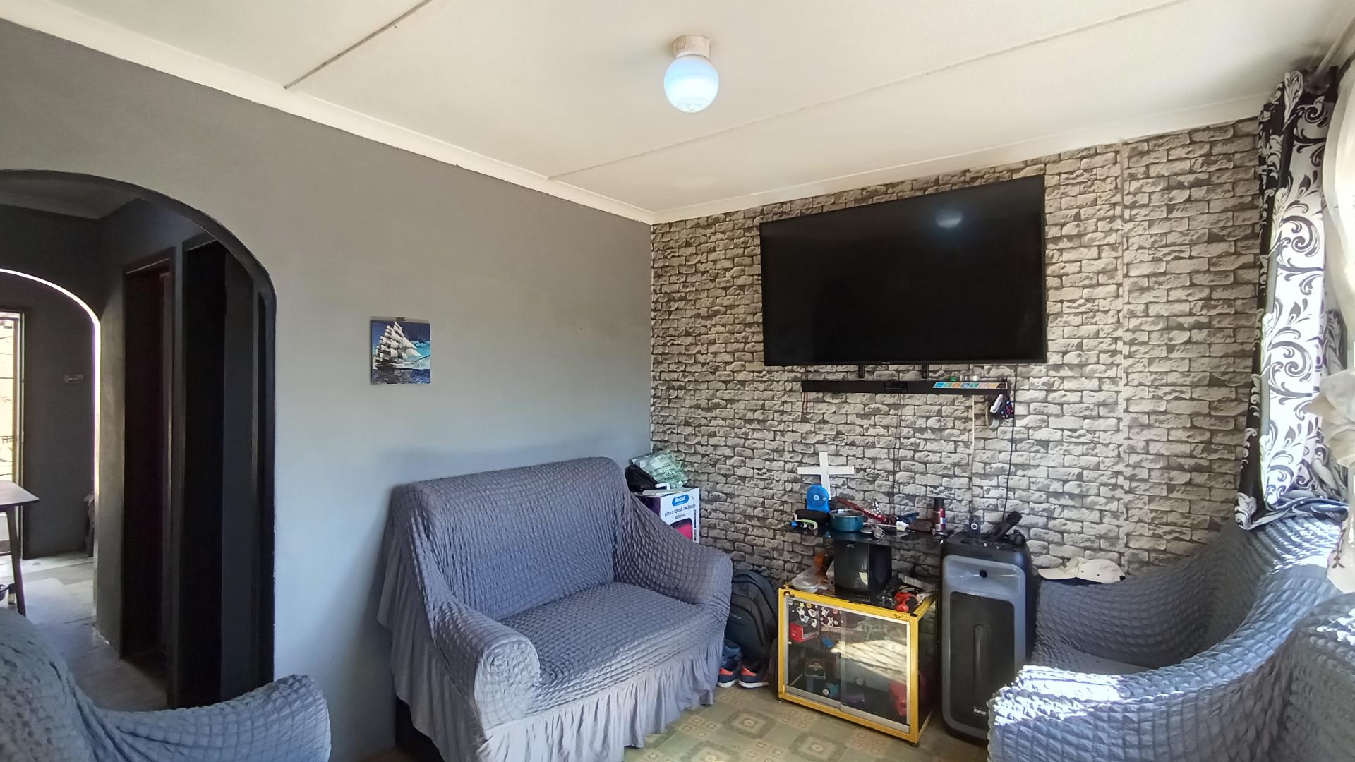 Lounges of property in Trenance Manor