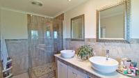 Main Bathroom - 10 square meters of property in Chiltern Hills