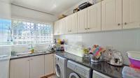 Kitchen - 23 square meters of property in Chiltern Hills