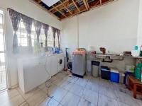 Kitchen of property in Flamwood