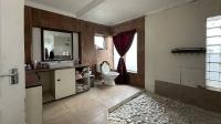 Main Bathroom - 14 square meters of property in Strydompark