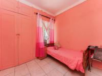 Bed Room 1 - 11 square meters of property in Strydompark