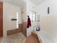 Main Bathroom - 14 square meters of property in Strydompark